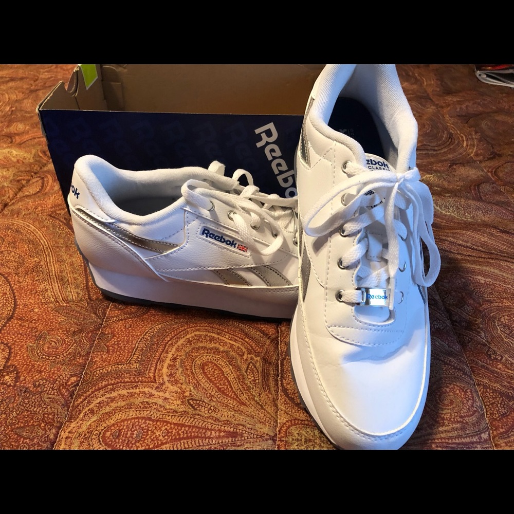Women’s Reebok Classic Renaissance; Size 10-Wide